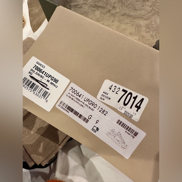 Men’s GUCCI chunky B sneakers - Picture 8 of 10